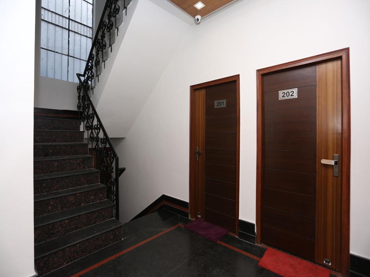 Oyo 10448 Green View Home Stay Деградун Екстер'єр фото